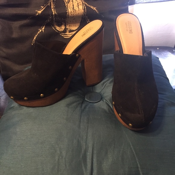 Mossimo Black Faux Suede Platform Clogs - Picture 1 of 4